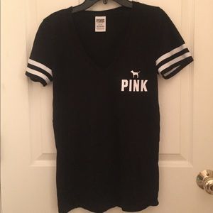 ♡PINK♡Victoria’s Secret Top V-neck black and white